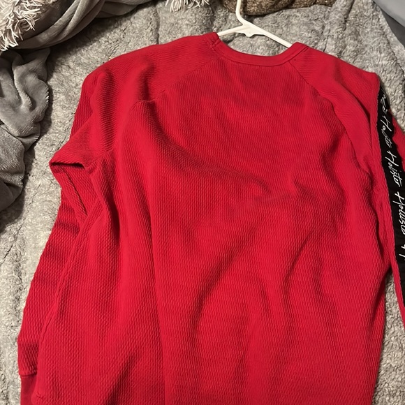 Red and black Hollister long sleeve large - Picture 3 of 4